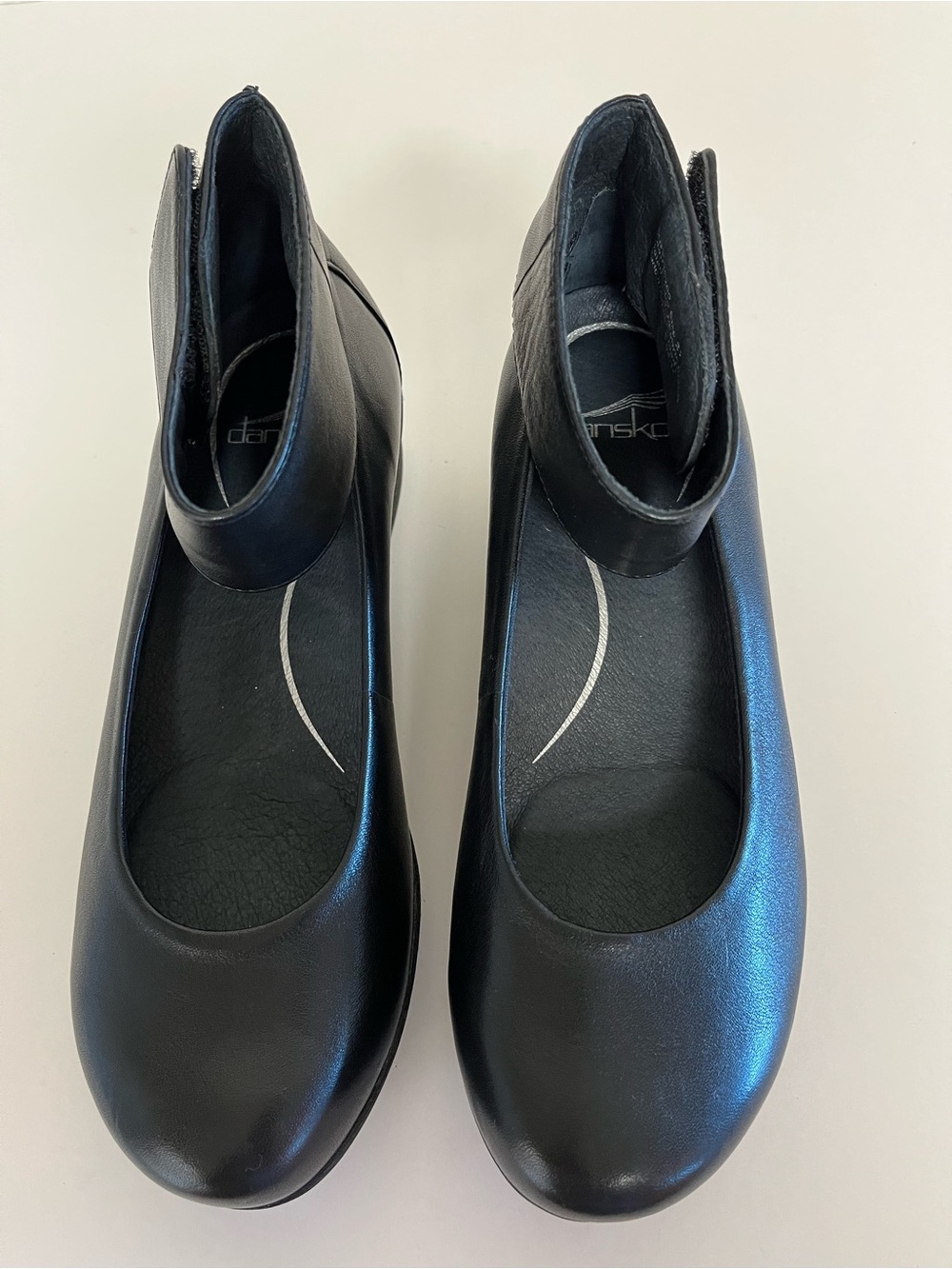 Dansko Black Leather Ankle-Strap Block Rubber Heel 37 Shoes - Picture 2 of 7